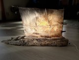 "Die Alte", Preis: 690,- (Gr&ouml;sse: ca. 95 cm breit, ca. 55 cm hoch) - Lichtskulpturen